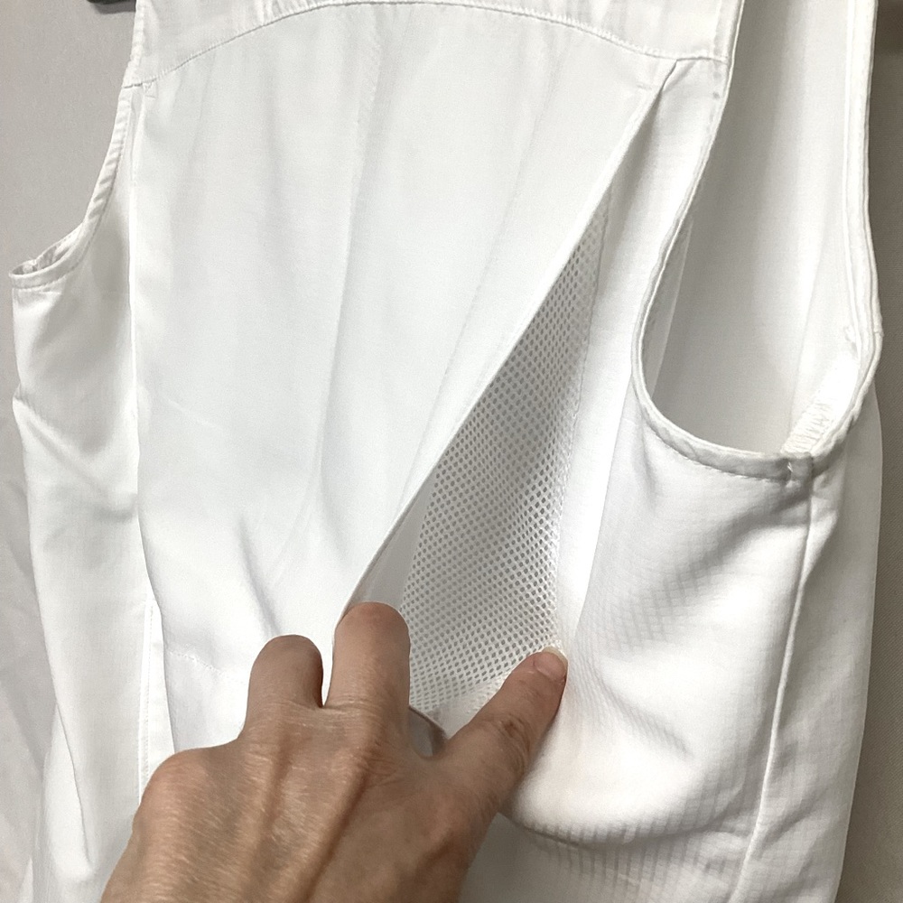 Columbia Classic White Sleeveless Shirt - Picture 3 of 6